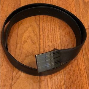 $195 TUMI reversible leather belt black & brown